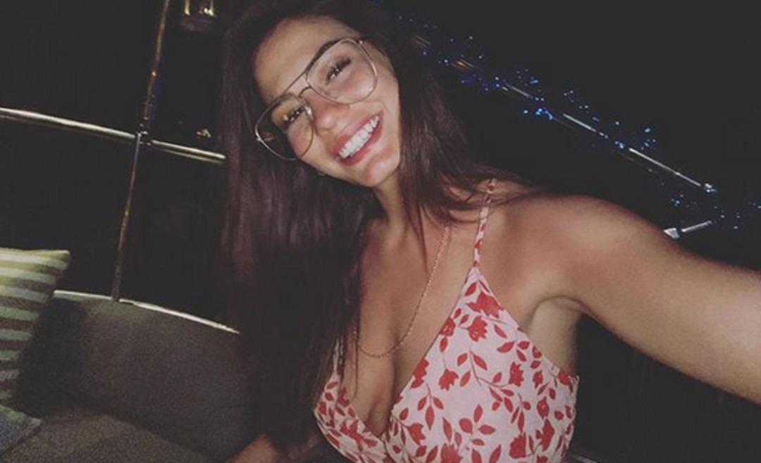 Demet &Ouml;zdemir'in tekne tatilindeki pozlarına beğeni yağdı