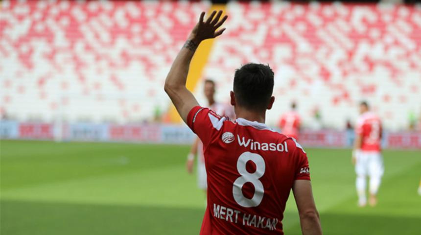 Galatasaray'a gidecek mi? Mert Hakan Yandaş'dan transfer a&ccedil;ıklaması!