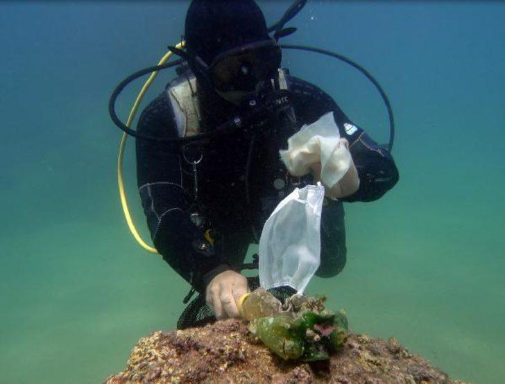 Antalya'da su altında  'maske ve eldiven' kirliliği G3