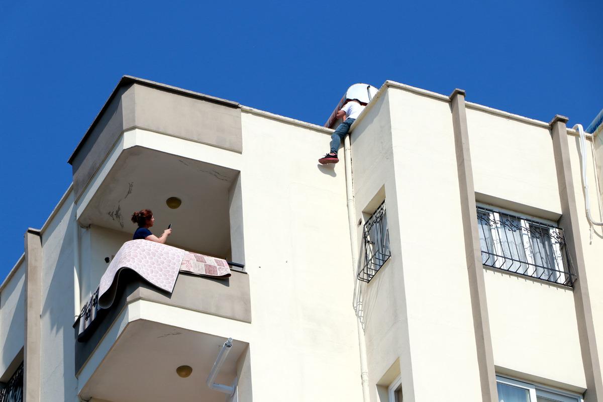 Eşi reddedince intihara kalkıştı, olayı g&ouml;renler telefona sarıldı