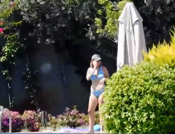 Eda Ece ve Buğrahan Tuncer tatilde! Eda Ece bu sefer bikinili yakalandı G3