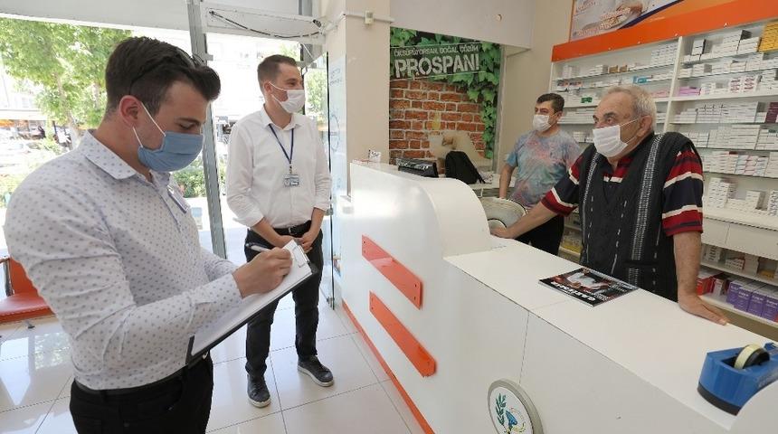 Gaziemir&rsquo;de &ldquo;&Ccedil;&ouml;z&uuml;m Ekibi&rdquo; esnafı dinliyor