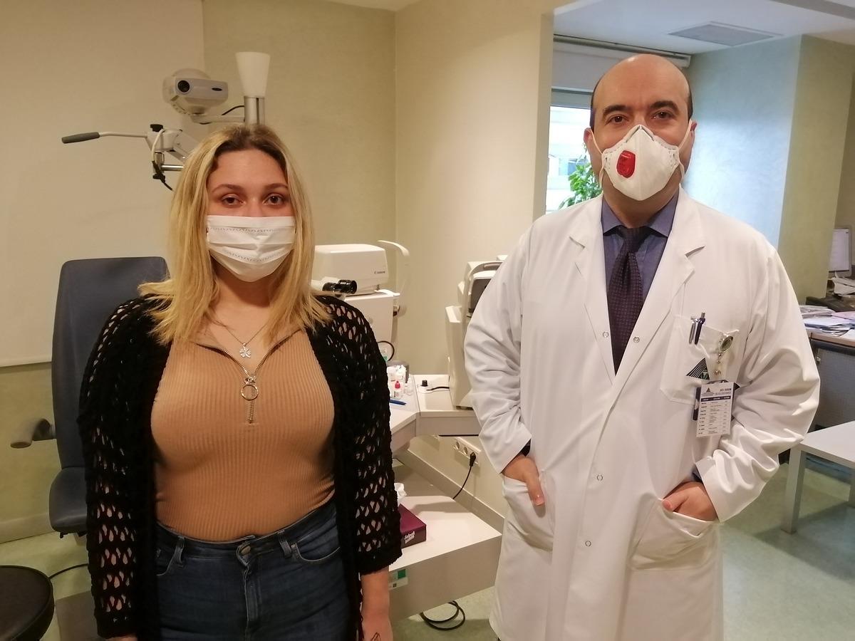 Doktor 'iki g&ouml;z&uuml;n&uuml; kaybedebilirsin' dedi, d&uuml;nyası başına yıkıldı! 10 binde 1 kişide g&ouml;r&uuml;l&uuml;yor