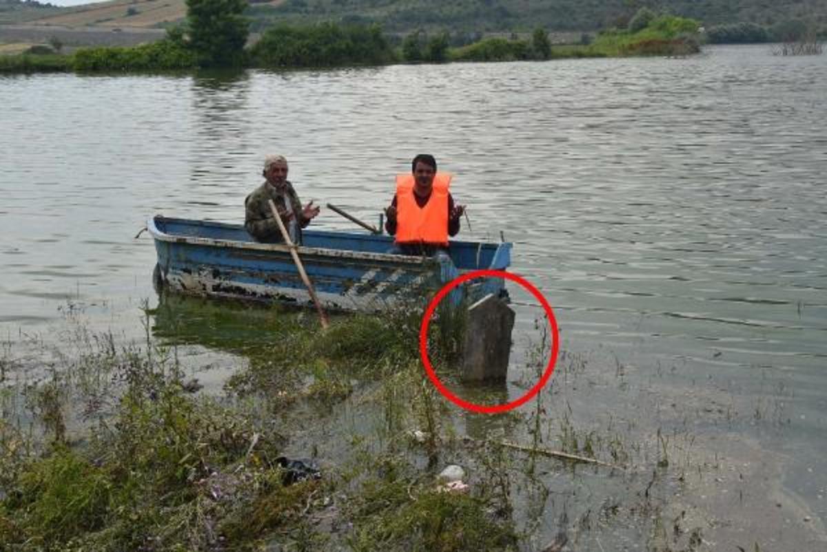 Sandalla a&ccedil;ılıp, dua ediyorlar! Sebebi ise...
