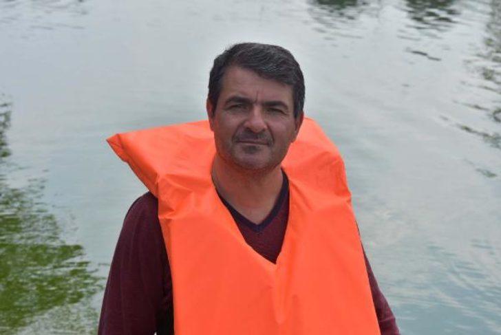 Sandalla açılıp, dua ediyorlar! Sebebi ise... G4