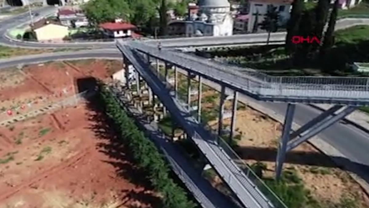 Kestirme merdiven bile eklendi! Karadeniz'de 'labirent' &uuml;st ge&ccedil;it şaşkınlığı