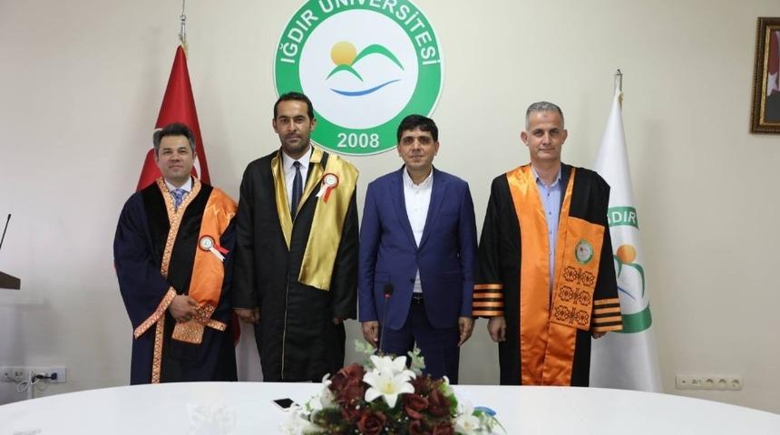 Profes&ouml;rl&uuml;k ve Do&ccedil;entlik unvanı alan &ouml;ğretim &uuml;yeleri c&uuml;bbelerini giydi