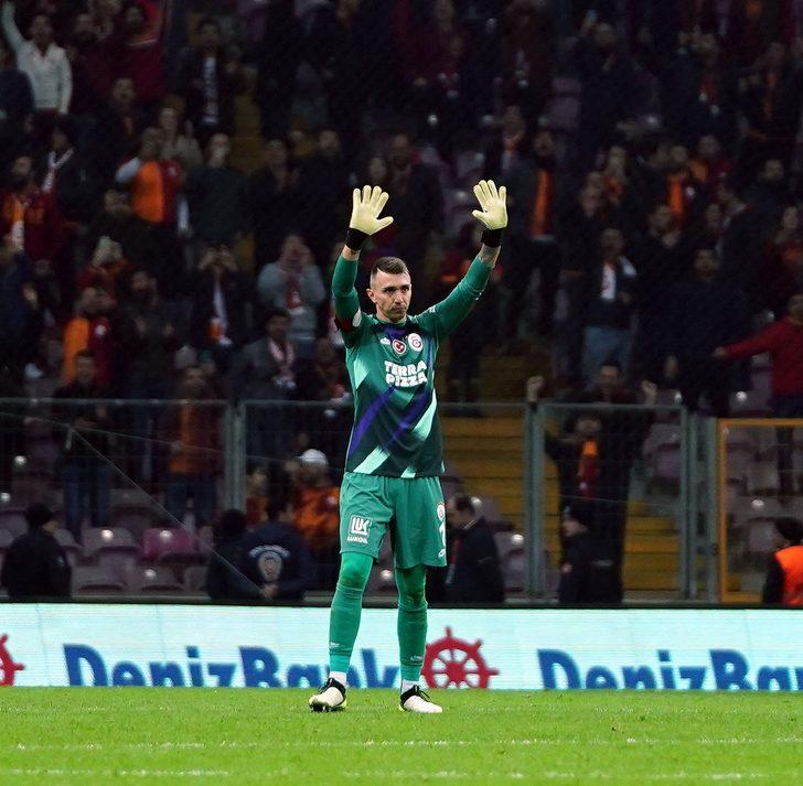 Muslera: Beni en çok kızdıran pozisyonun ofsayt olması G5