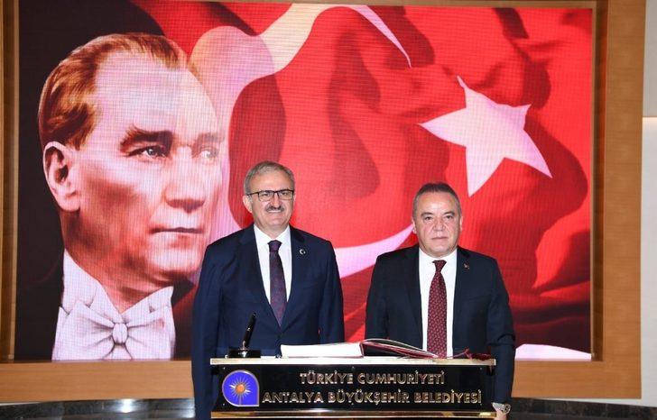 Vali Karaloğlu Jandarma Komutanlığı’nın bahçesine veda fidanı dikti G4