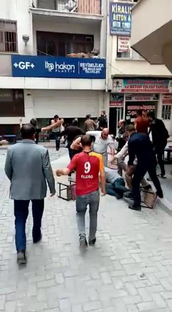 Van'da sopalı ve tabureli kavga! Ortalık savaş alanına döndü G4