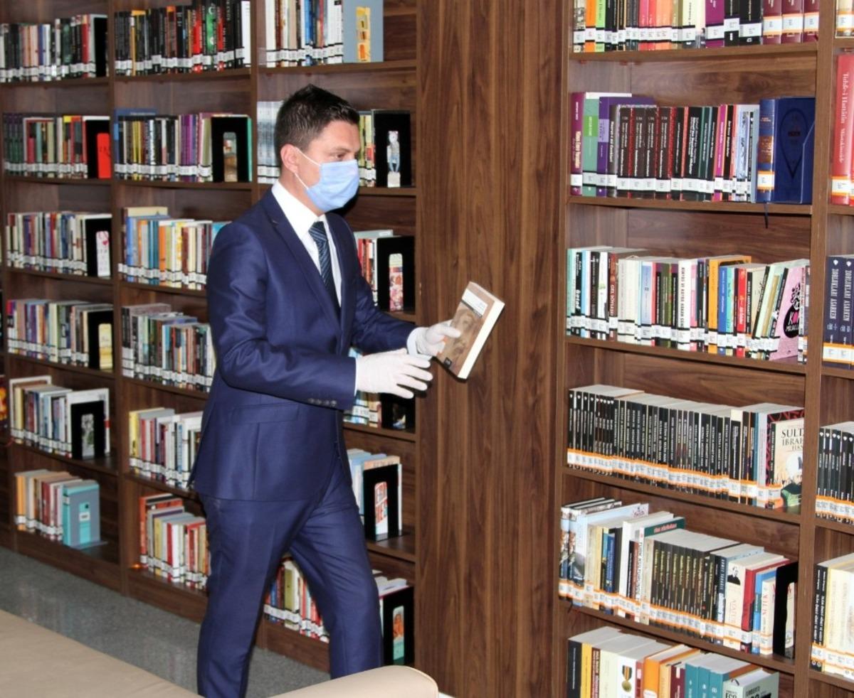 Trakya &Uuml;niversitesi&rsquo;nden evlere gelen k&uuml;t&uuml;phane