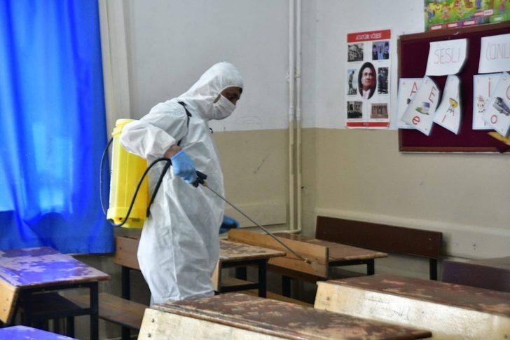 Mamak Belediyesi sınav öncesi okulları dezenfekte ediyor G3