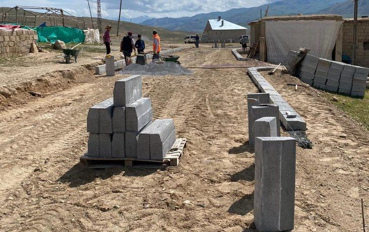 Başkale Belediyesinden kilitli parke taşı çalışması G2