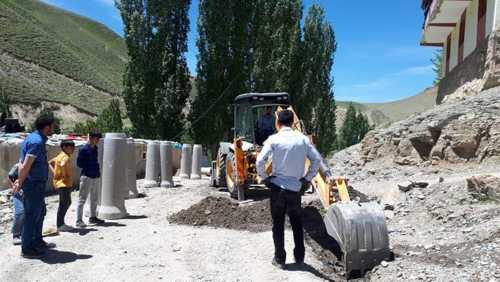 Başkale Belediyesinden kilitli parke taşı çalışması G5