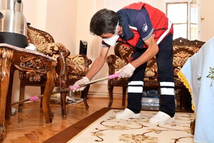 Aksaray Belediyesi evde bakım ve temizlik hizmetlerini sürdürüyor G3