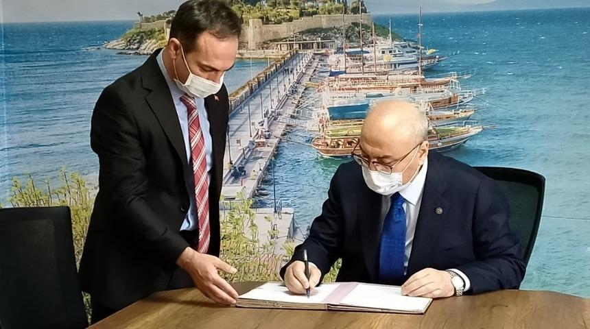 Halı sahalar a&ccedil;ıldı