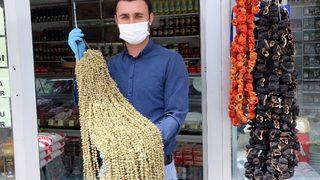 Bamyayı vatandaşlar gramla alıyorlar! Kurutulunca kilosu 20 TL’den 230 TL’ye çıkıyor