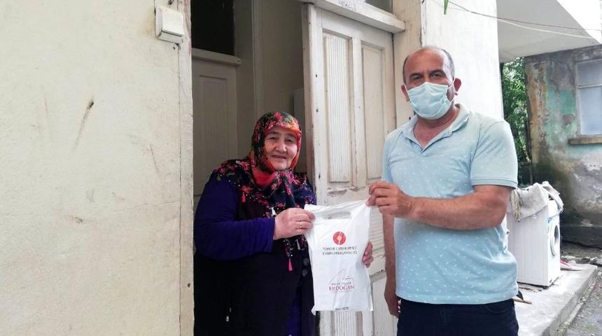 65 yaş &uuml;st&uuml;ne kolonya ve maskeler, Erdoğan imzalı mektupla dağıtılıyor