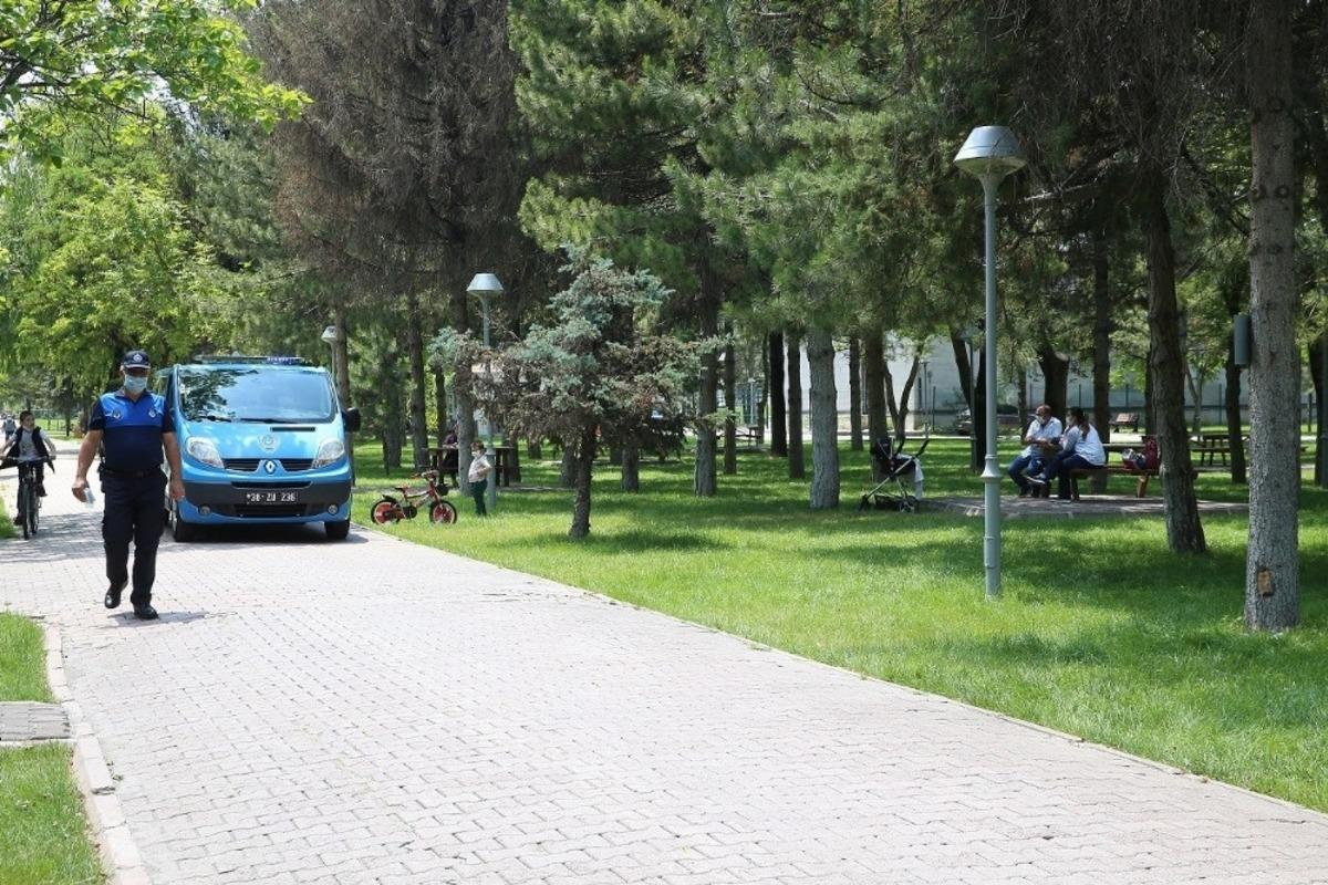 B&uuml;y&uuml;kşehir belediyesi ekipleri vatandaşları anonslarla uyarıyor