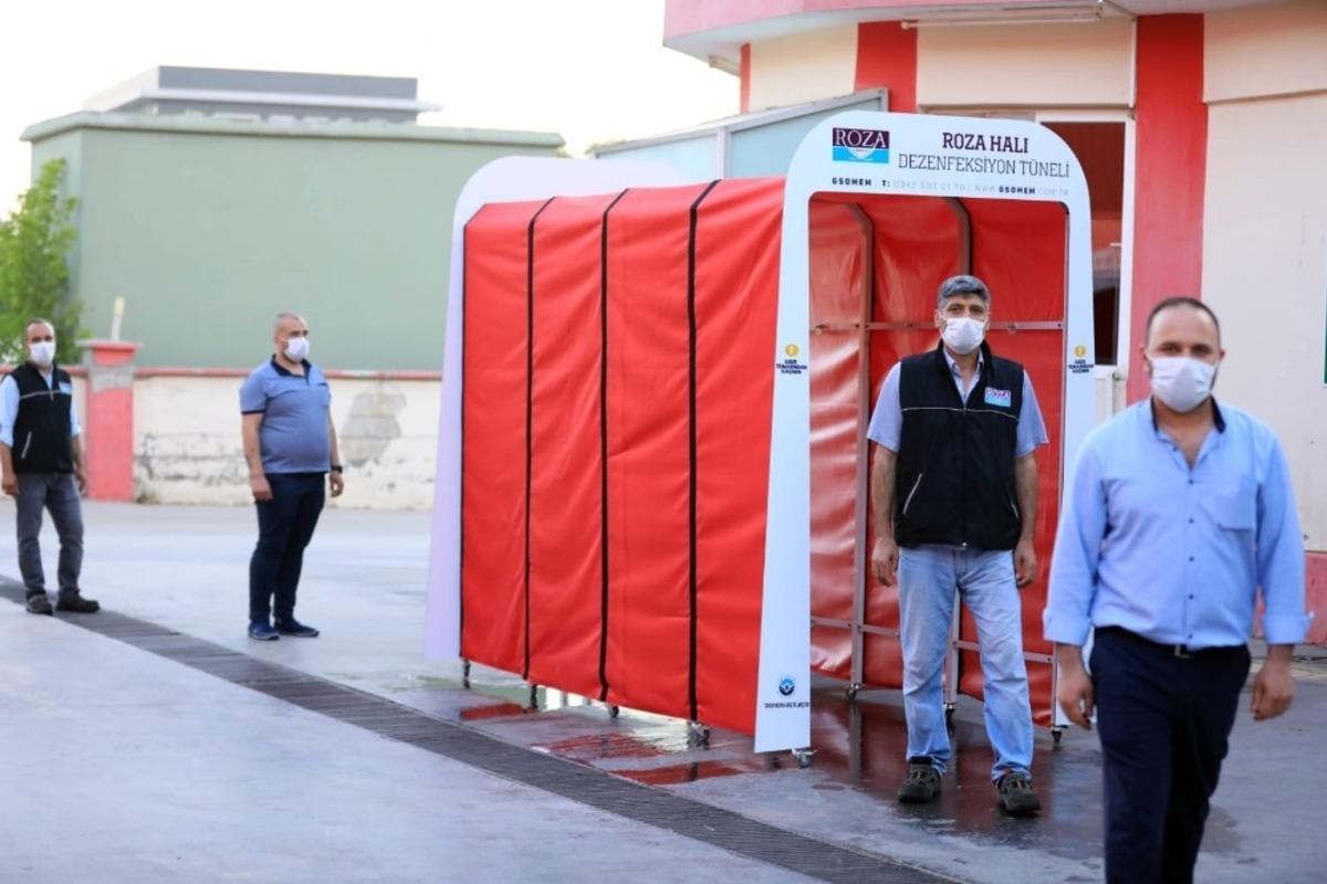 Gaziantep&rsquo;te kalabalık alanlar i&ccedil;in dezenfeksiyon t&uuml;neli imal edildi