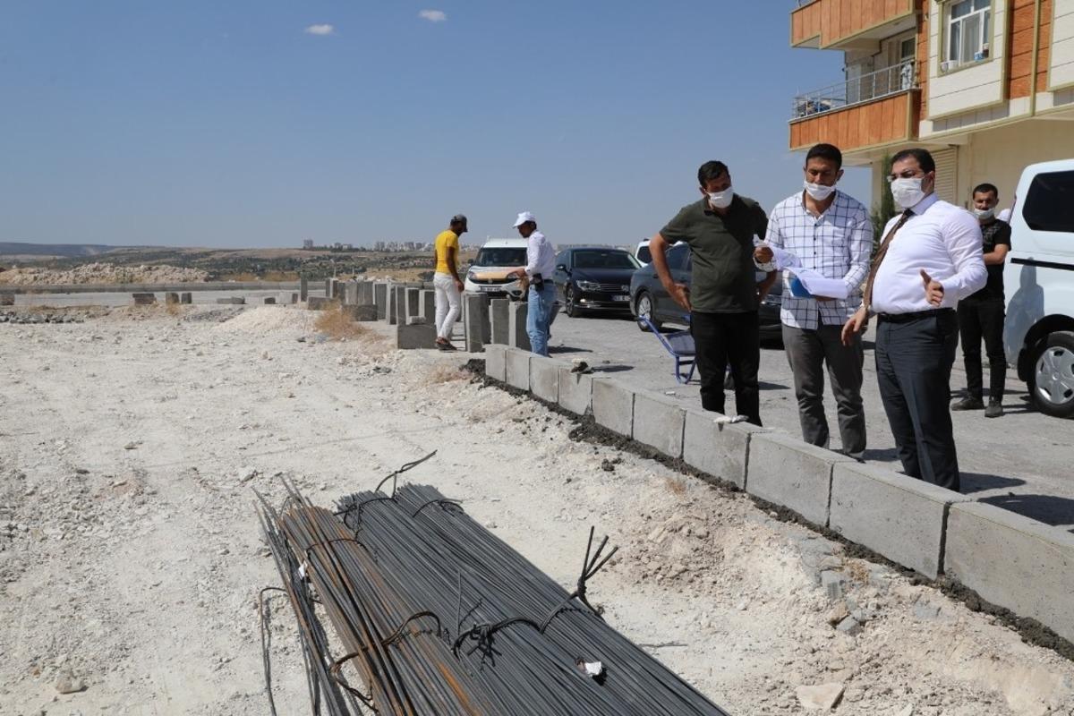 Canpolat il&ccedil;ede s&uuml;ren &ccedil;alışmaları denetledi