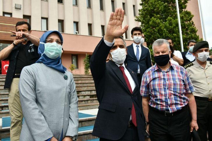 Vali Kaymak alkışlarla uğurlandı G5