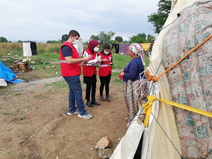 Genç Kızılay Bursa gönüllüleri mevsimlik işçileri unutmadı G4
