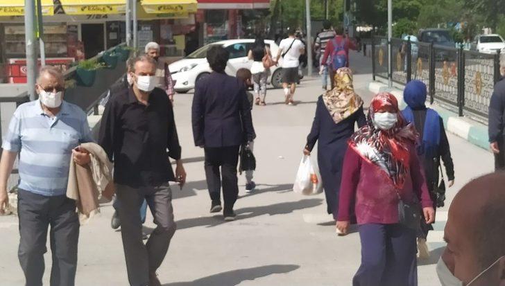 Kütahyalı vatandaşlar maske kuralına uyuyor G3