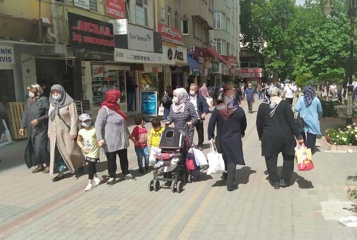 Kütahyalı vatandaşlar maske kuralına uyuyor G4