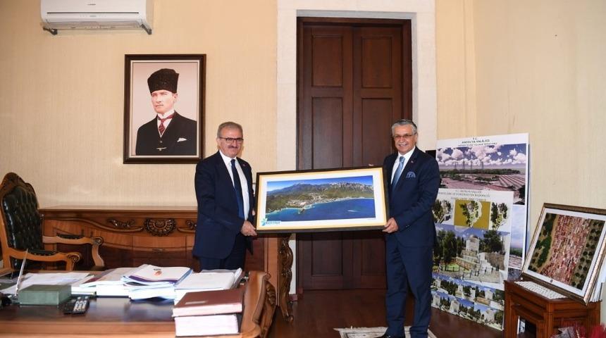 Başkan Topaloğlu&rsquo;ndan Vali Karaloğlu&rsquo;na &rsquo;Kemer&rsquo; teşekk&uuml;r&uuml;