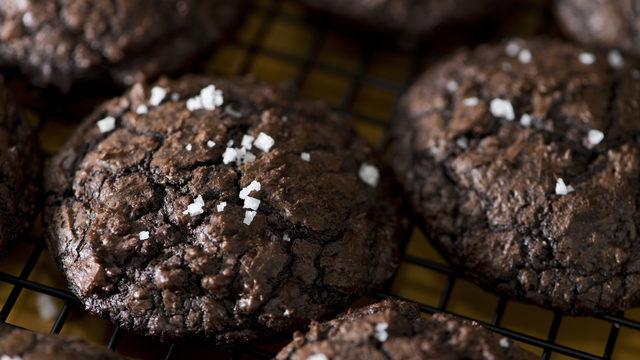 Brownie tadında ıslak kurabiye tarifi 