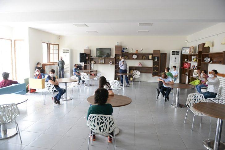 Engelli eğitim merkezinde yeniden buluşma sevinci G2