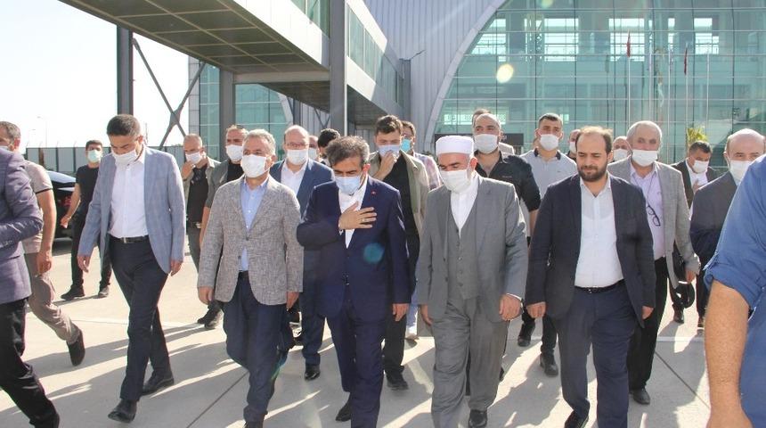 M&uuml;lkiye başm&uuml;fettişliğine atanan Vali G&uuml;zeloğlu Diyarbakır&rsquo;dan ayrıldı