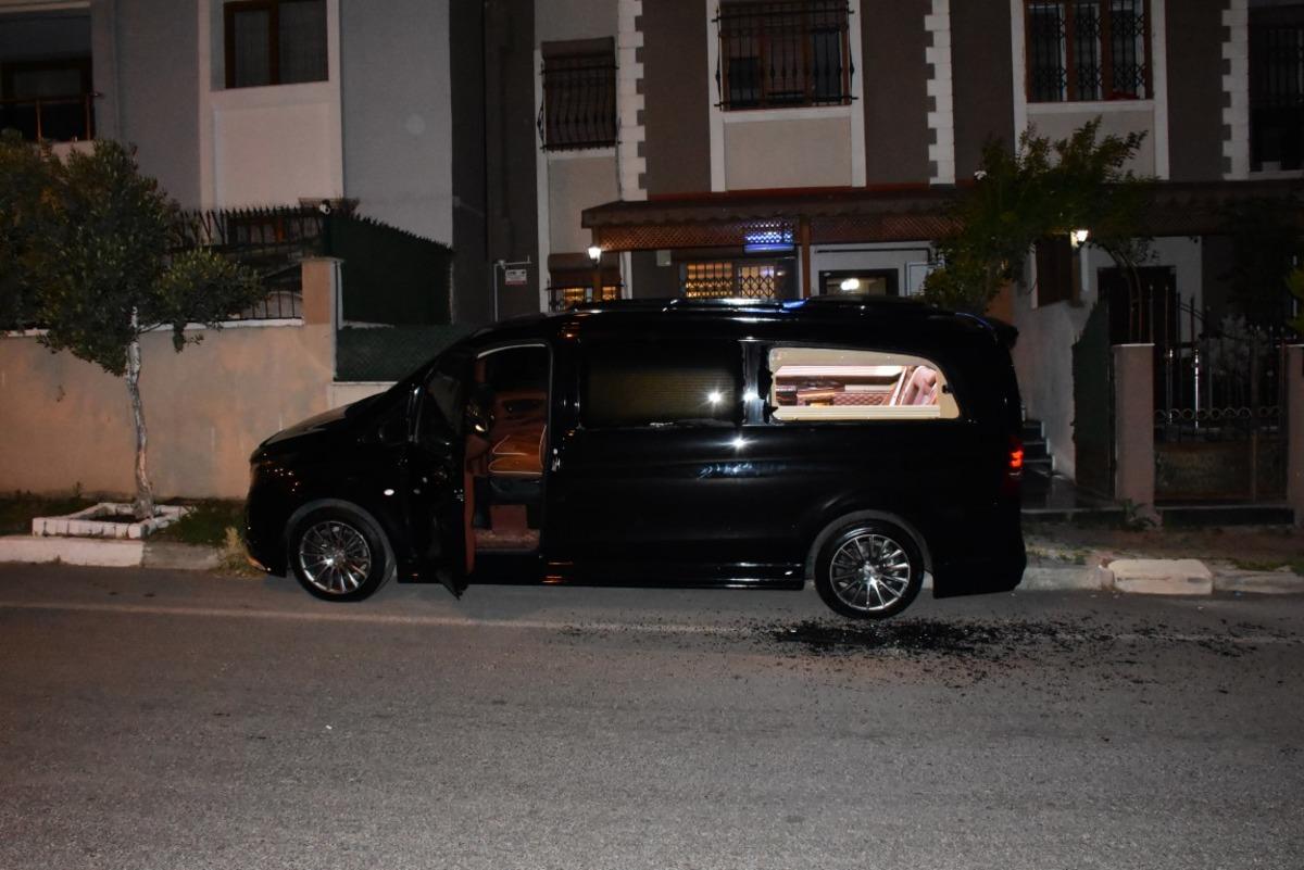 İzmir'de İHF Başkanı'nın aracına silahlı saldırı