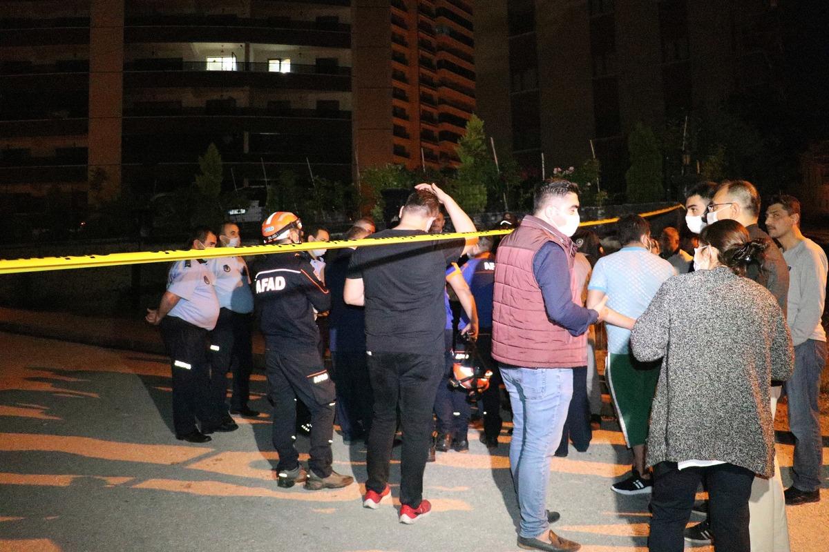 Ankara'da 18 katlı bina &ccedil;&ouml;kme riskine karşı tahliye edildi