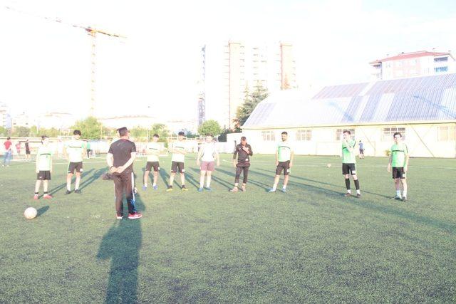 Kocasinan Şimşekspor lig hazırlıklarına başladı.