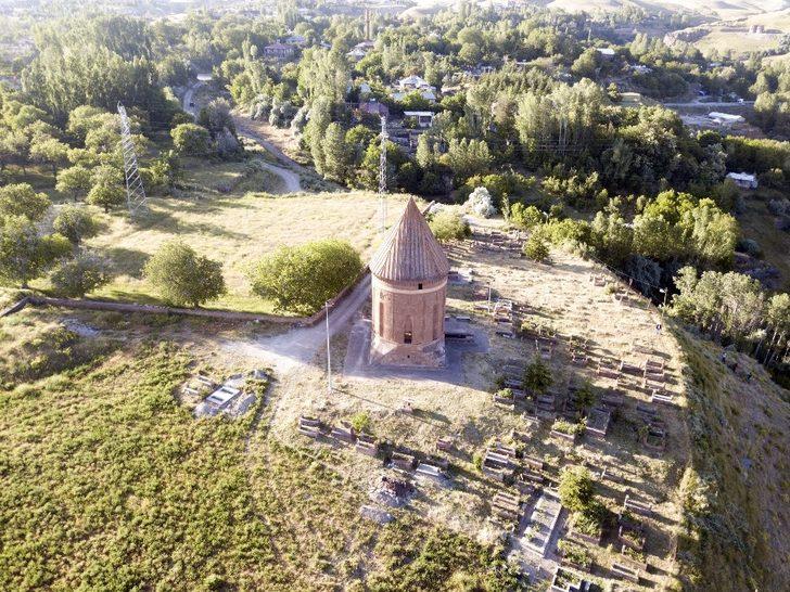 Normalleşme süreciyle Selçuklu Mezarlığı’nda ziyaretçi yoğunluğu G2