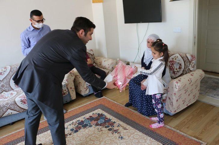 Kaymakam Köleoğlu’ndan hane ziyareti G5