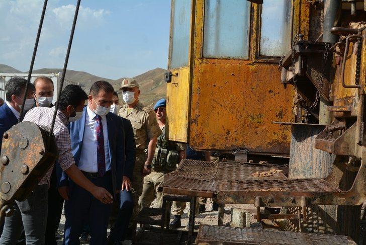 Hakkari-Van sınırında sıcak su sondajı G3