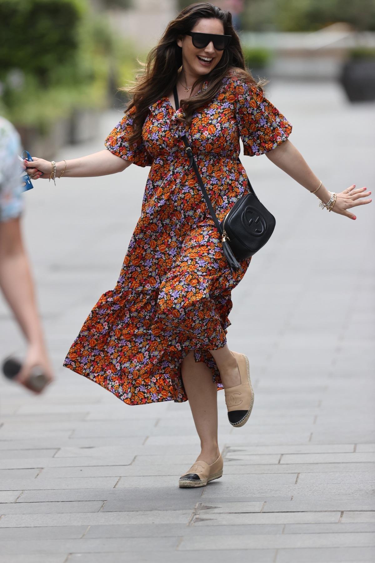 Kelly Brook'un işe d&ouml;n&uuml;ş sevinci 