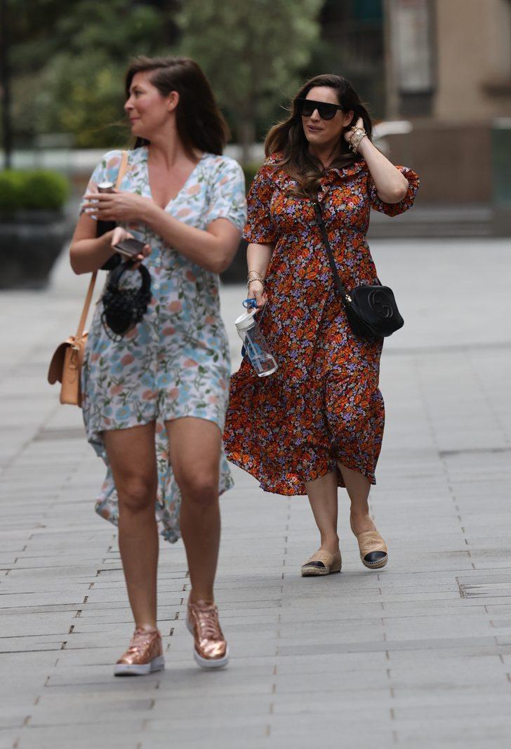 Kelly Brook'un işe dönüş sevinci  G1