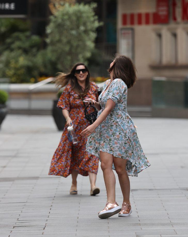 Kelly Brook'un işe dönüş sevinci  G4