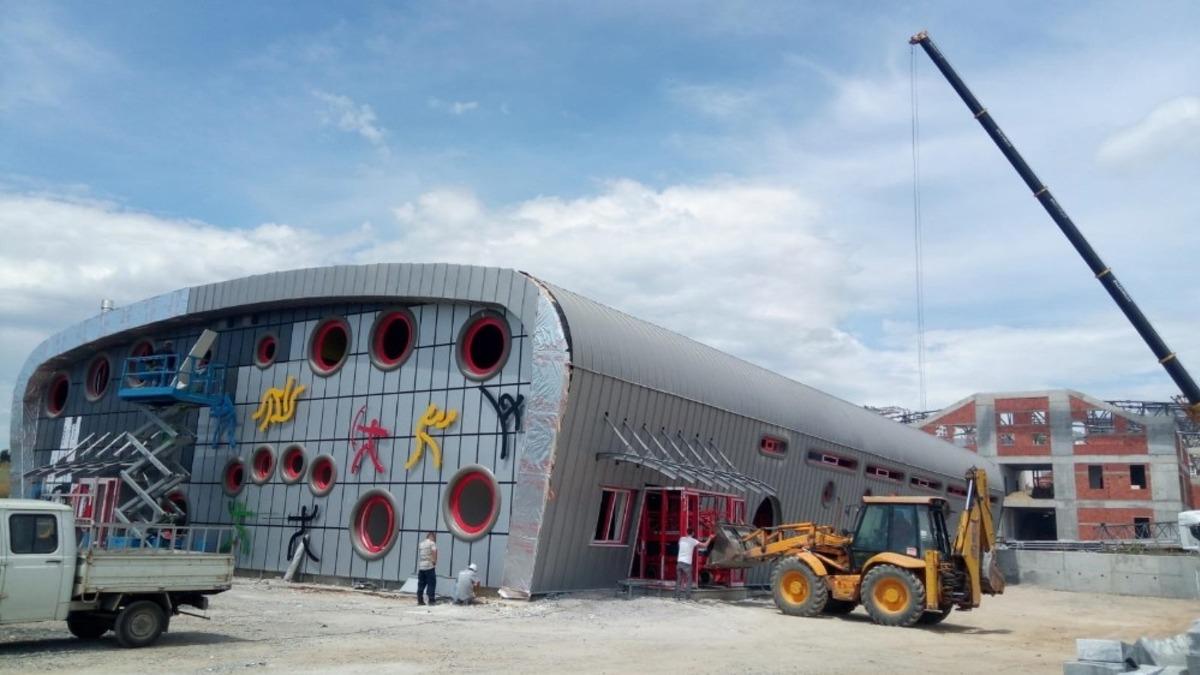 Gebze&rsquo;nin spor kompleksinde &ccedil;alışmalar devam ediyor
