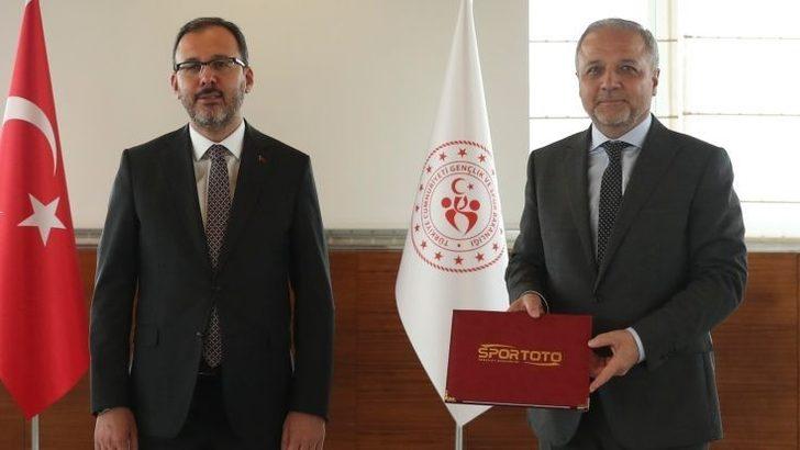 Başkan Üçok: “Suluovamıza 9 milyonluk dev spor yatırımı hayırlı olsun” G2