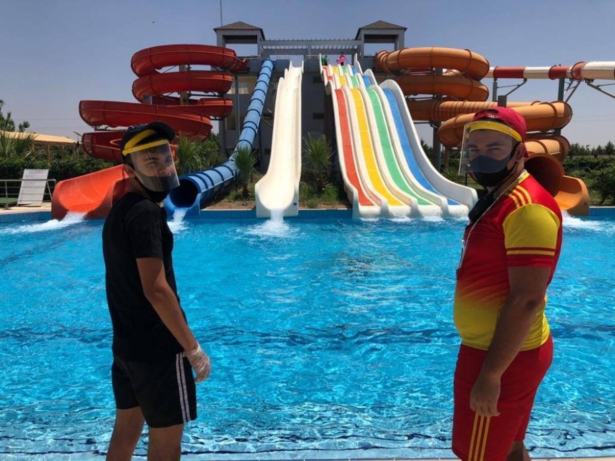 Mardin&rsquo;de korona vir&uuml;s tedbirleri altında havuz keyfi