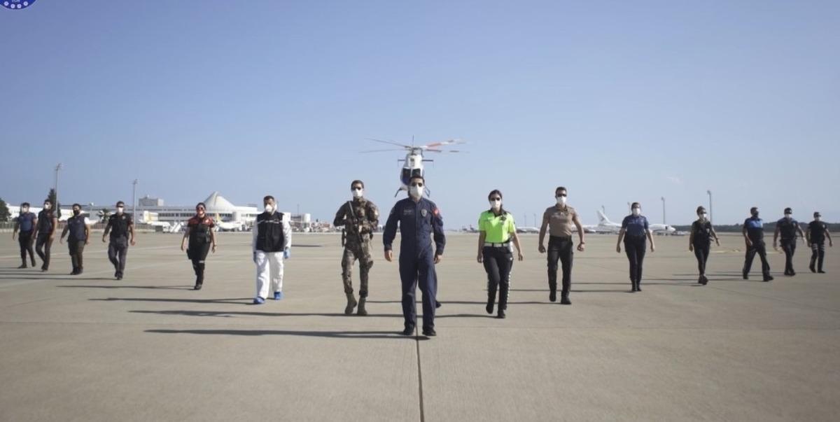 Polisten Antalya halkına teşekk&uuml;r klibi