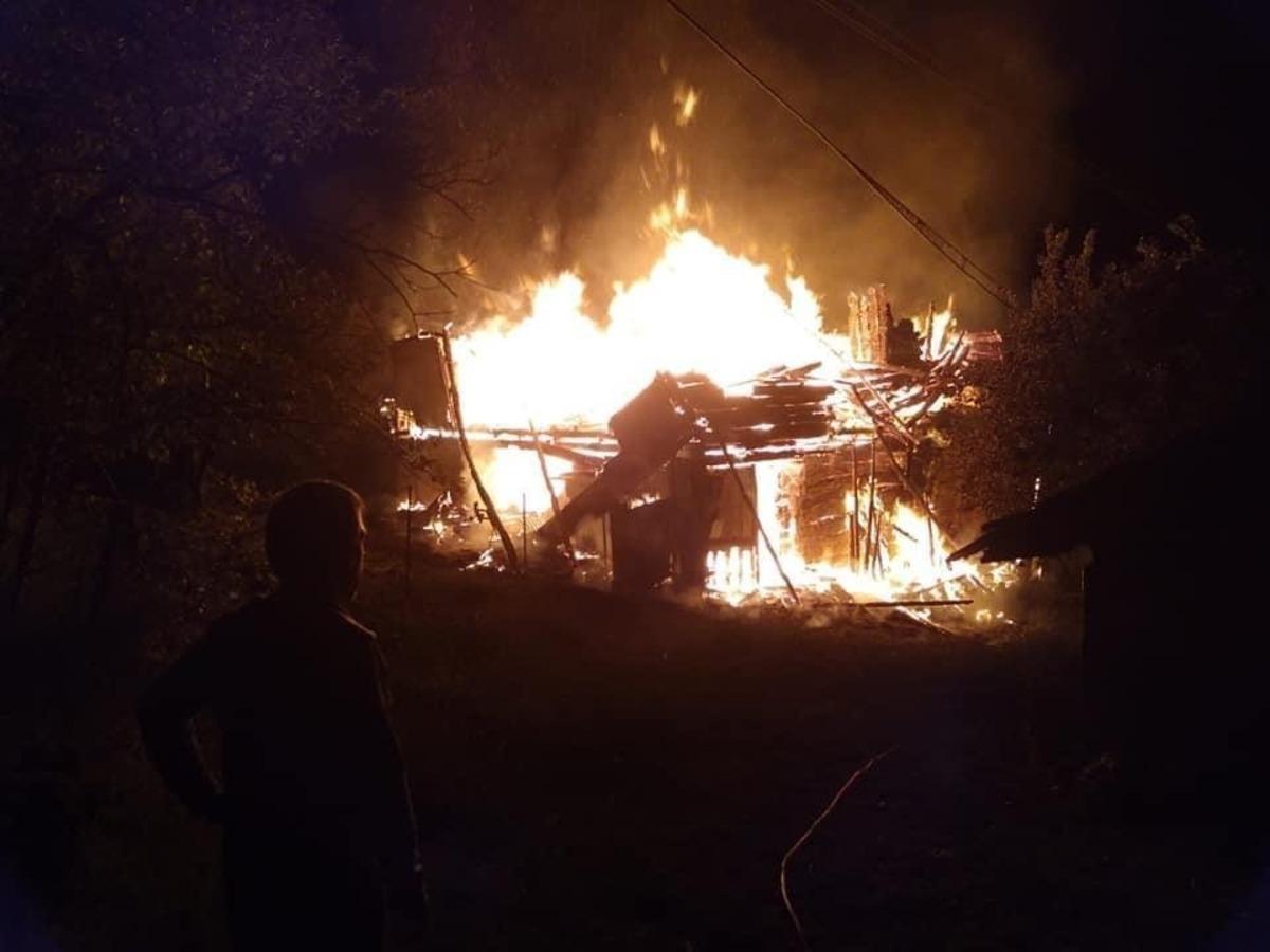 Babasını ziyarete gitti, evi alevlere teslim oldu