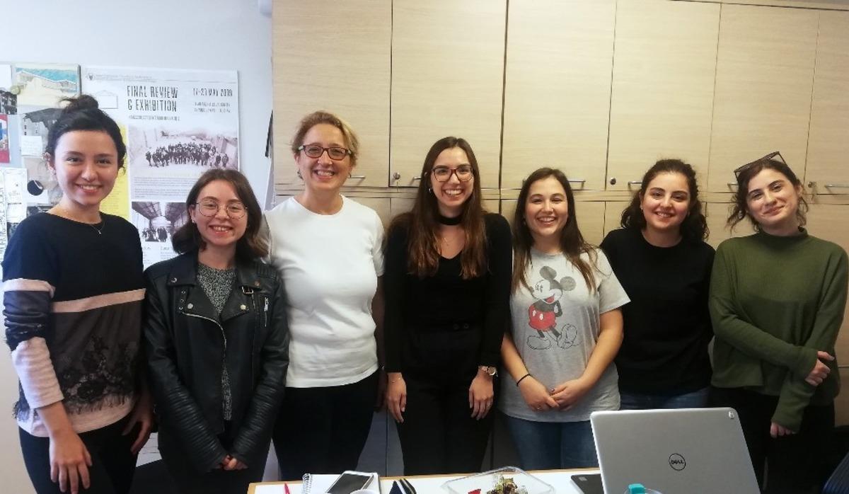 İzmir&rsquo;in tarihi apartmanlarına akademik bakış