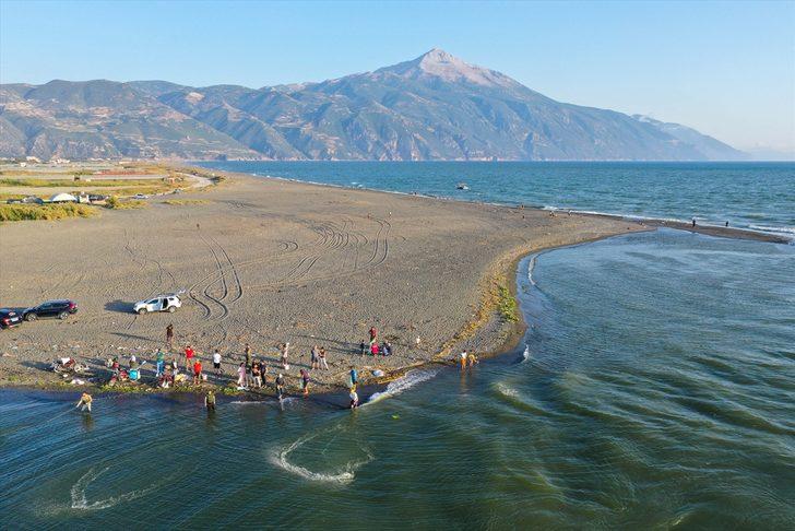 Asi Nehri’nin Akdeniz'le buluştuğu nokta balıkçıların uğrak yeri oldu G4