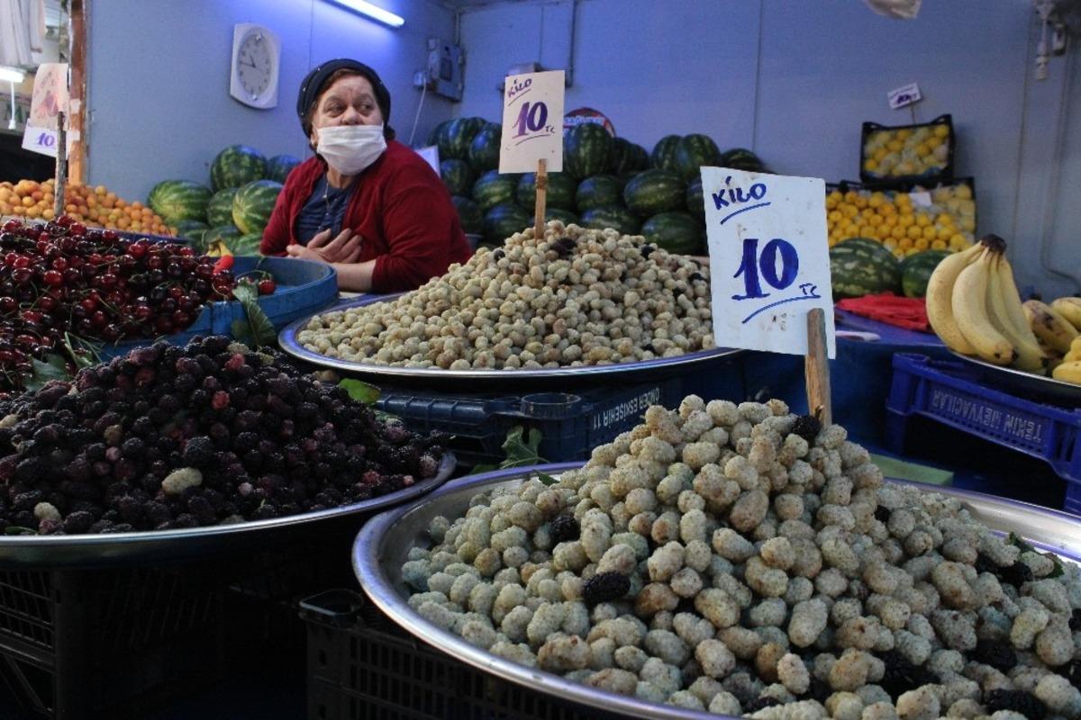 Yaz meyvelerinde fiyat d&uuml;ş&uuml;şte
